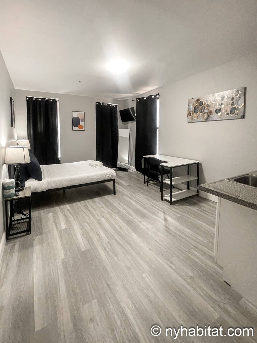 Living room - Photo 2 of 3