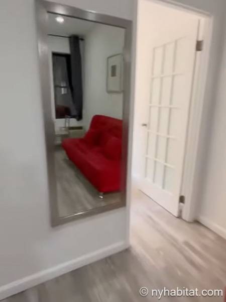 Living room - Photo 4 of 5