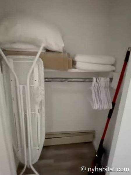 Living room - Photo 5 of 5