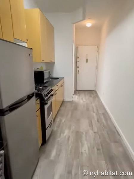 Kitchen - Photo 3 of 6