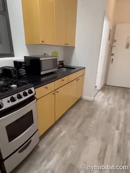 Kitchen - Photo 4 of 6