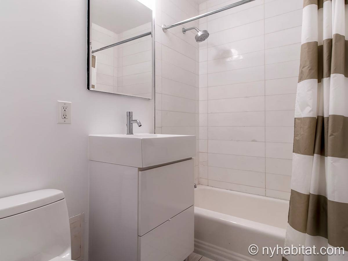 Badezimmer 2 - Photo 1 von 1 Badezimmer 2 - Photo 1 von 1