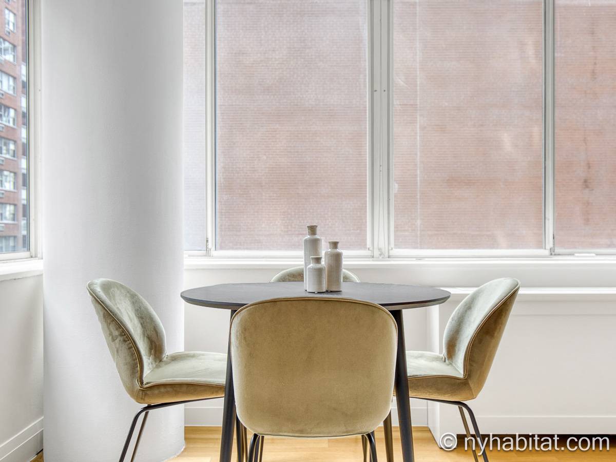 Living room - Photo 5 of 5