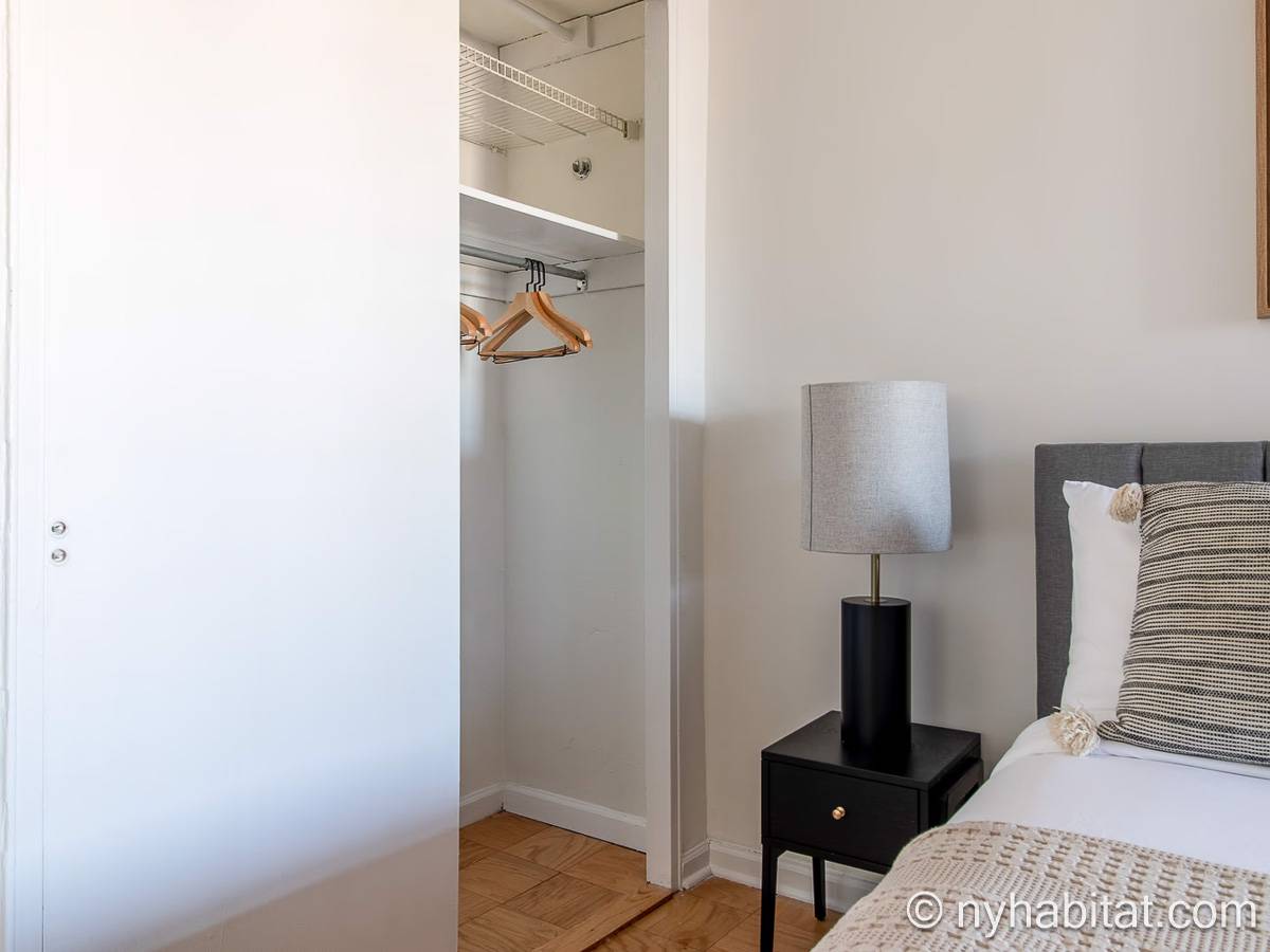 Bedroom - Photo 3 of 5