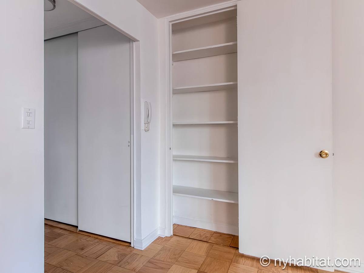 Bedroom - Photo 4 of 5