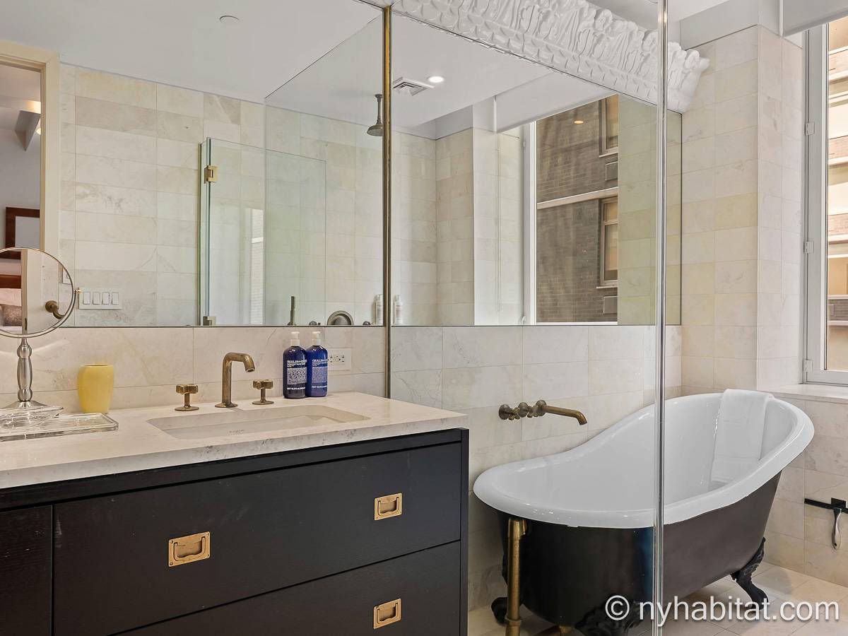 Bathroom 1 - Photo 3 of 3