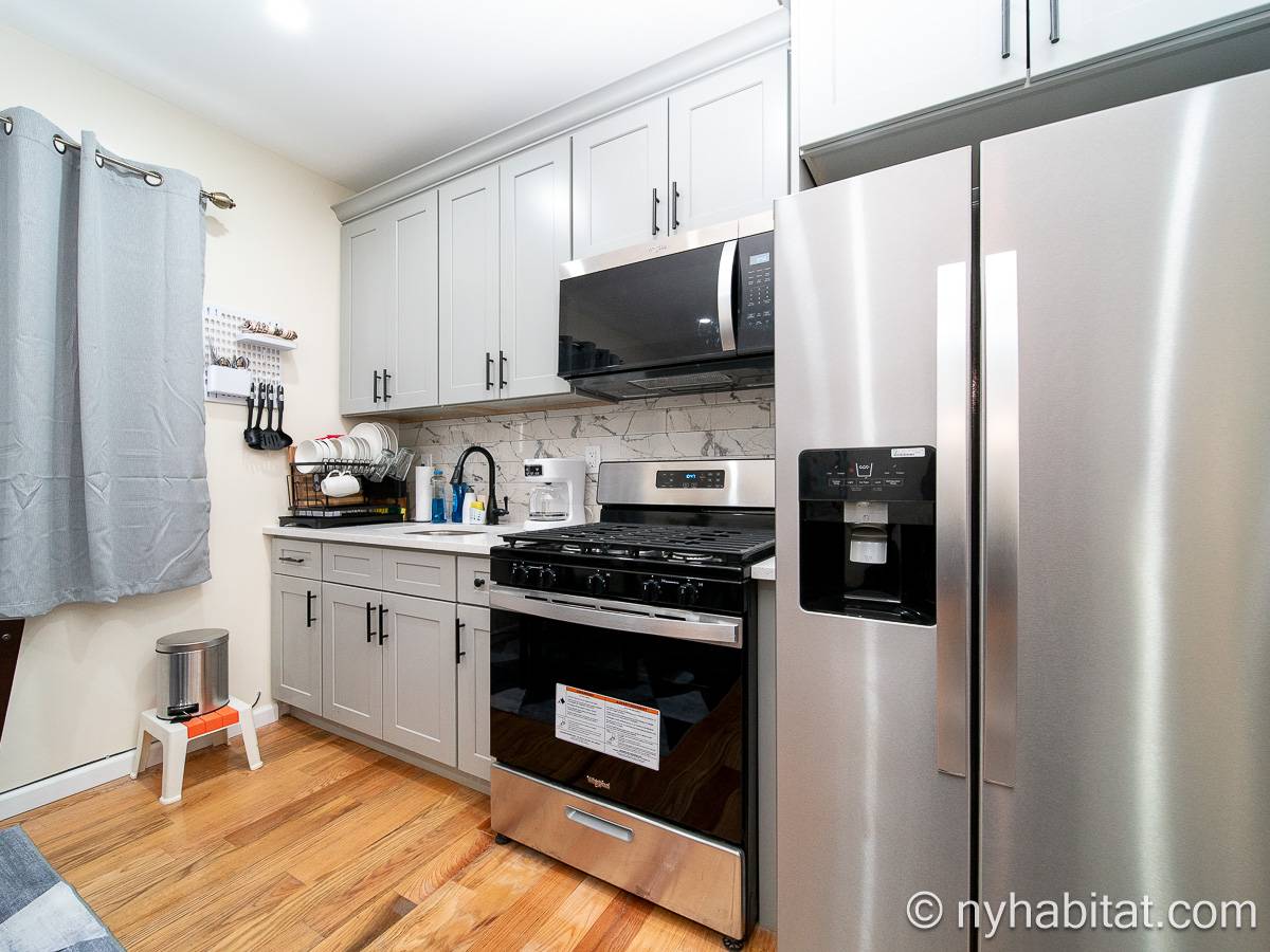 Kitchen - Photo 3 of 5