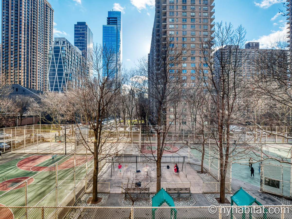 Living room - Photo 5 of 5