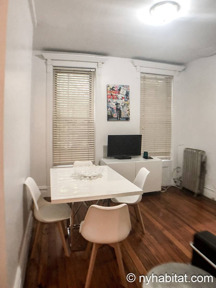 Living room - Photo 2 of 3