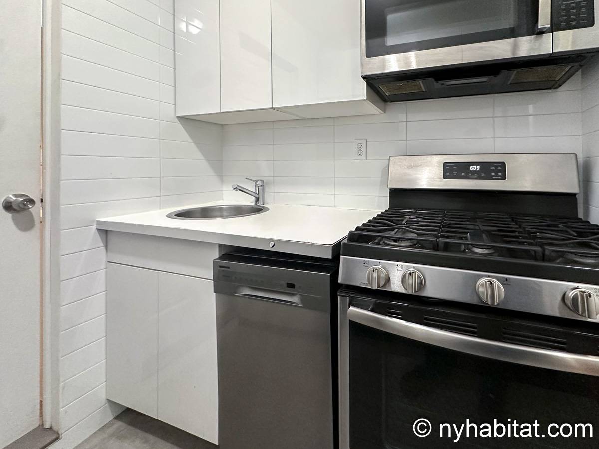 Kitchen - Photo 2 of 4