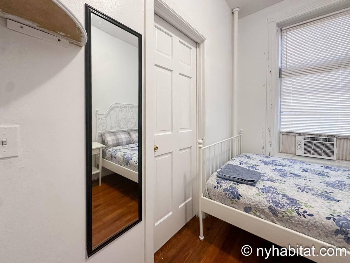 Bedroom 3 - Photo 3 of 6