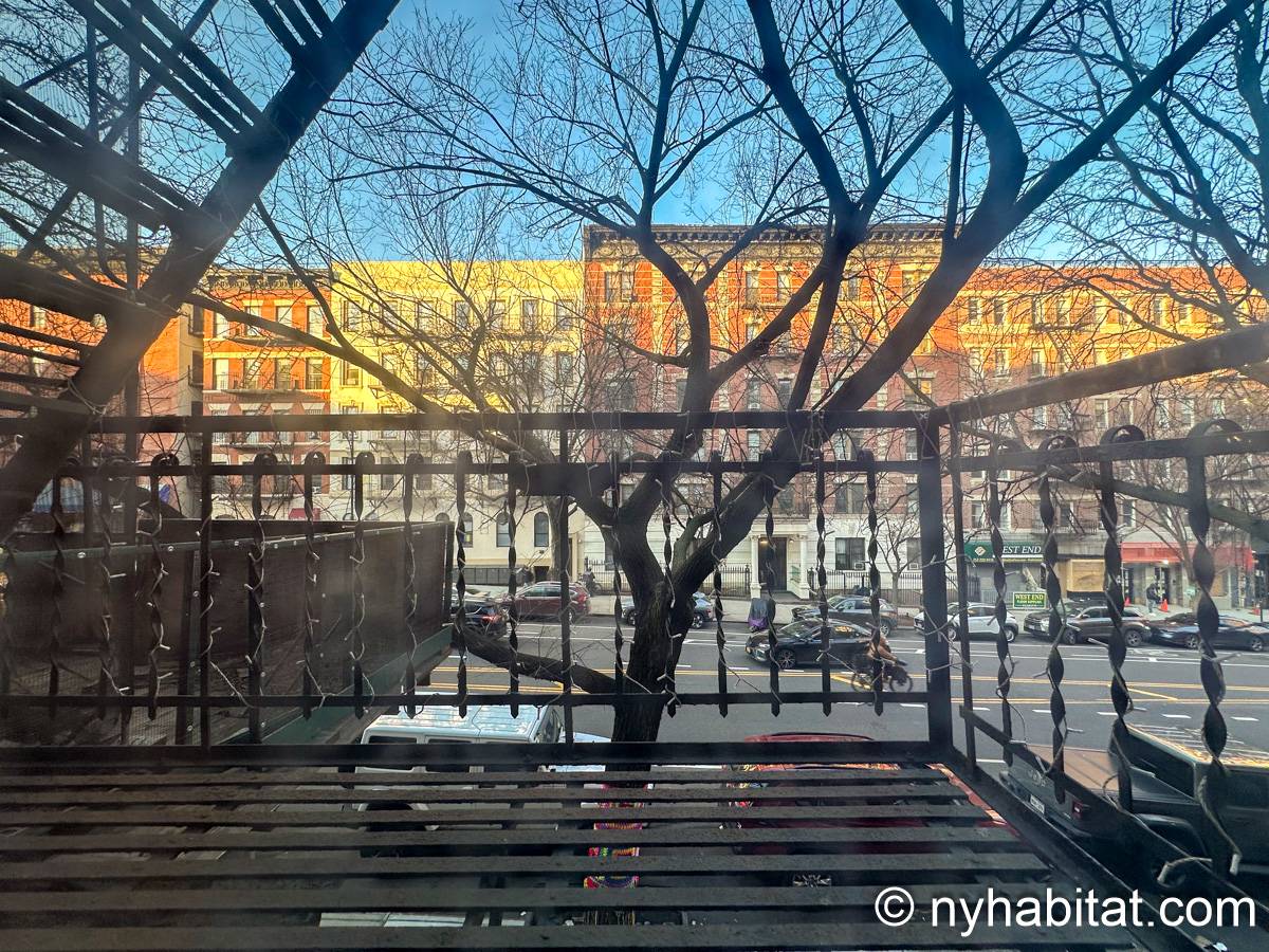 Living room - Photo 7 of 7