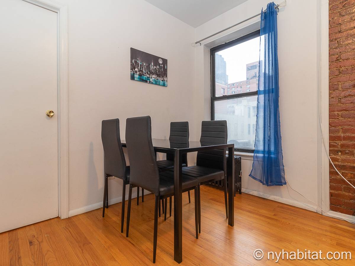 Living room - Photo 6 of 6