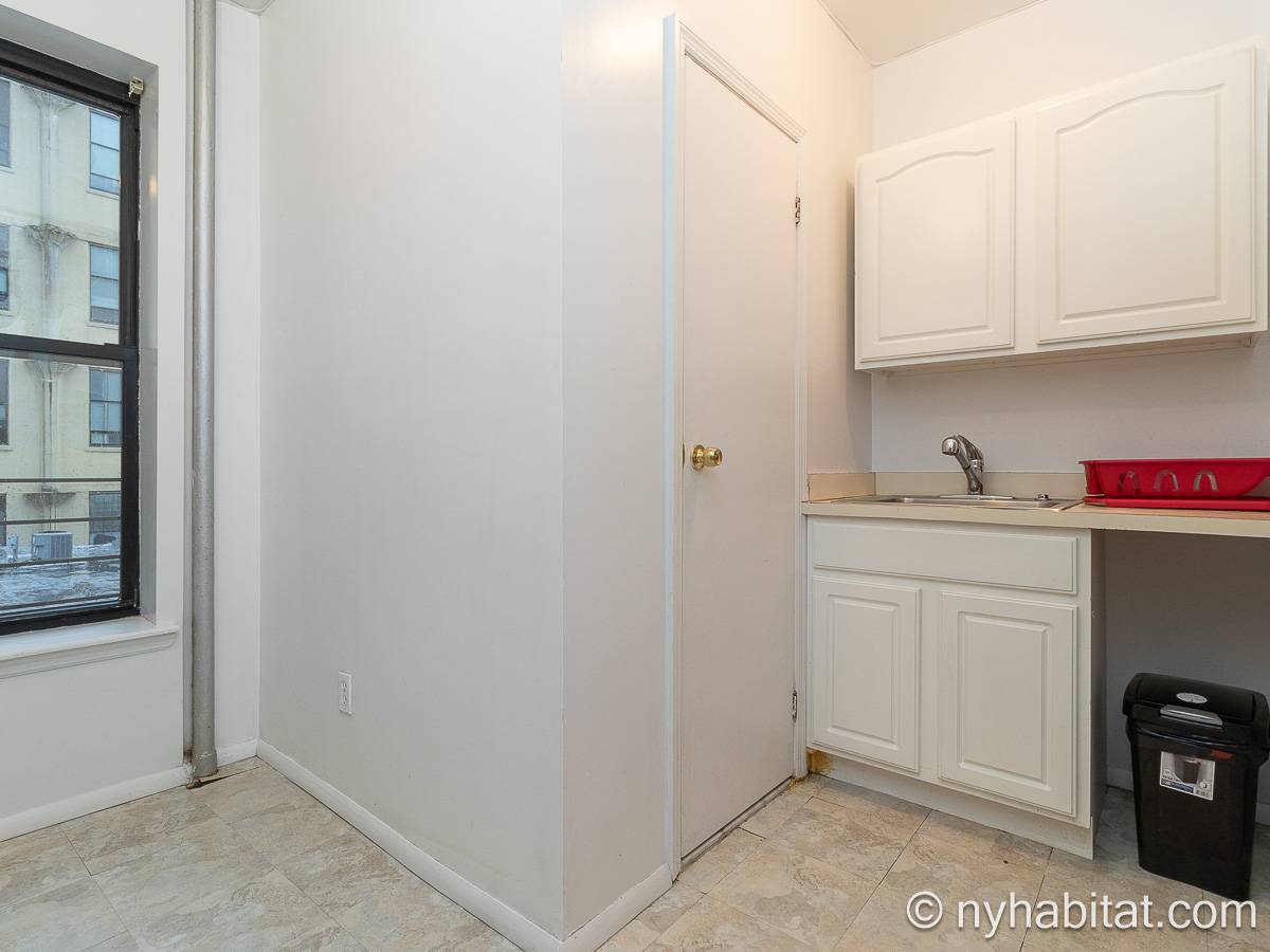 Kitchen - Photo 3 of 3