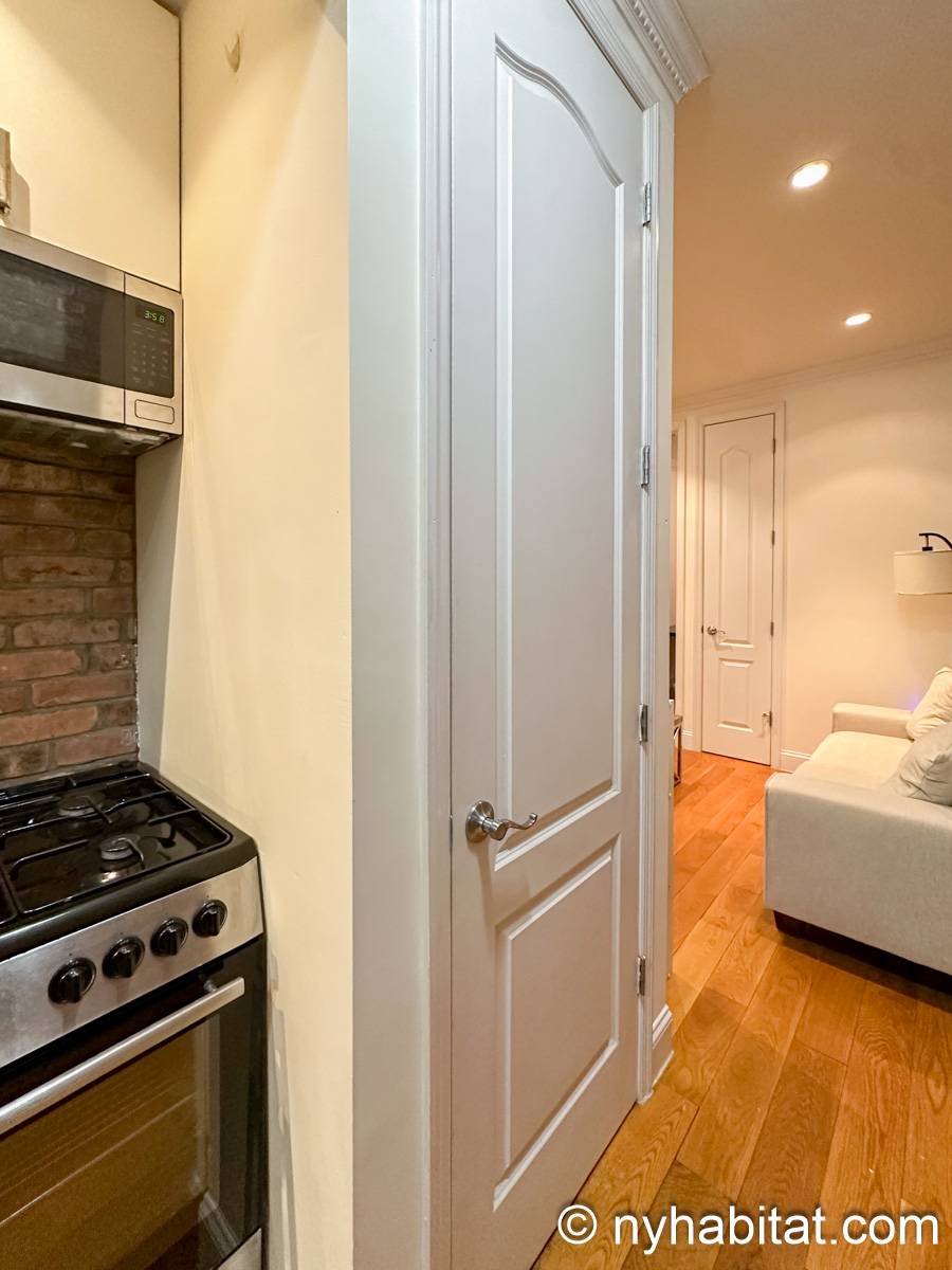 Kitchen - Photo 4 of 5