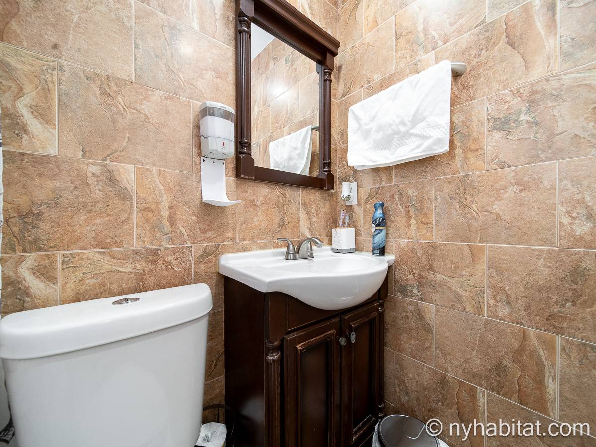 Bathroom 2 - Photo 3 of 3