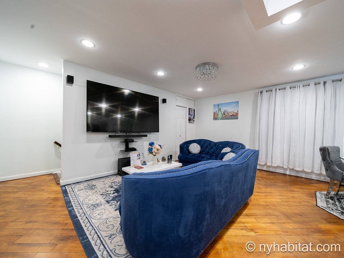 Living room - Photo 2 of 8