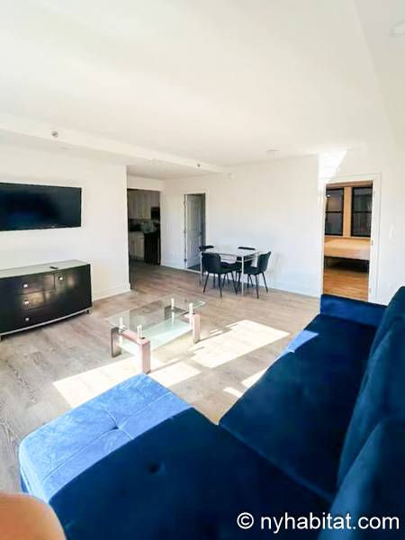 Living room - Photo 4 of 4