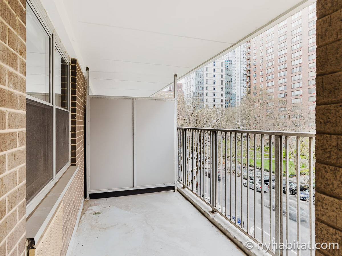 Living room - Photo 6 of 6