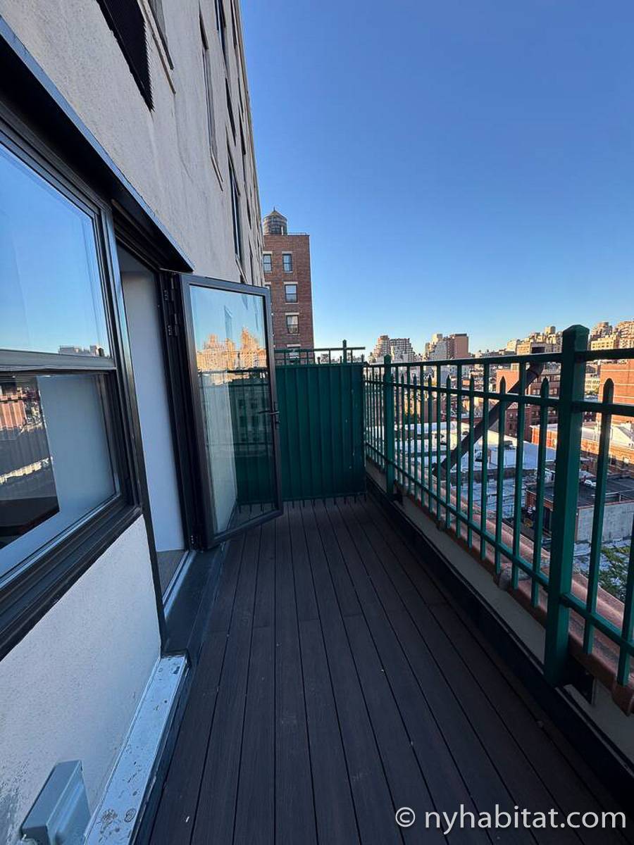 Living room - Photo 5 of 5