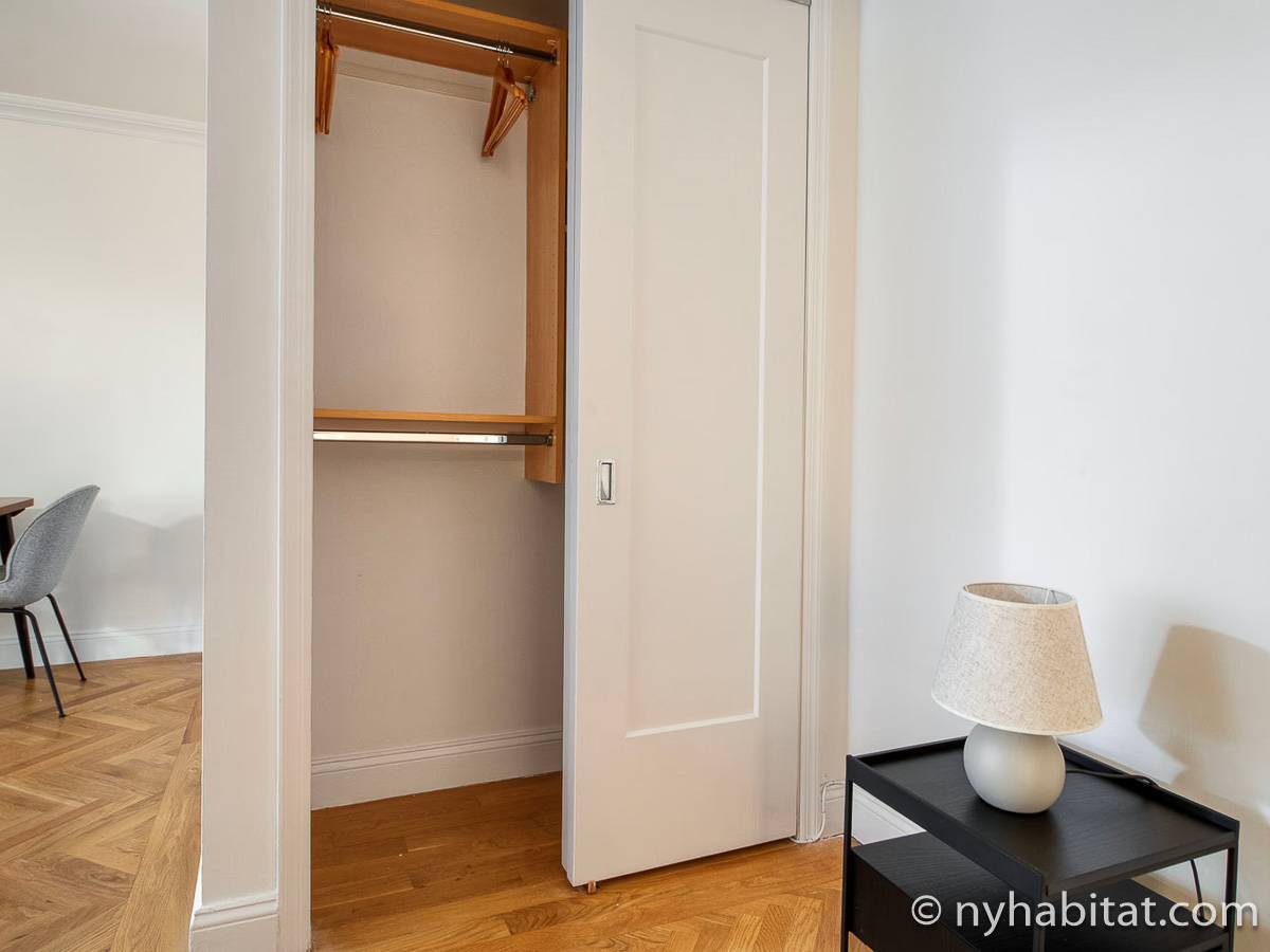 Living room - Photo 7 of 7