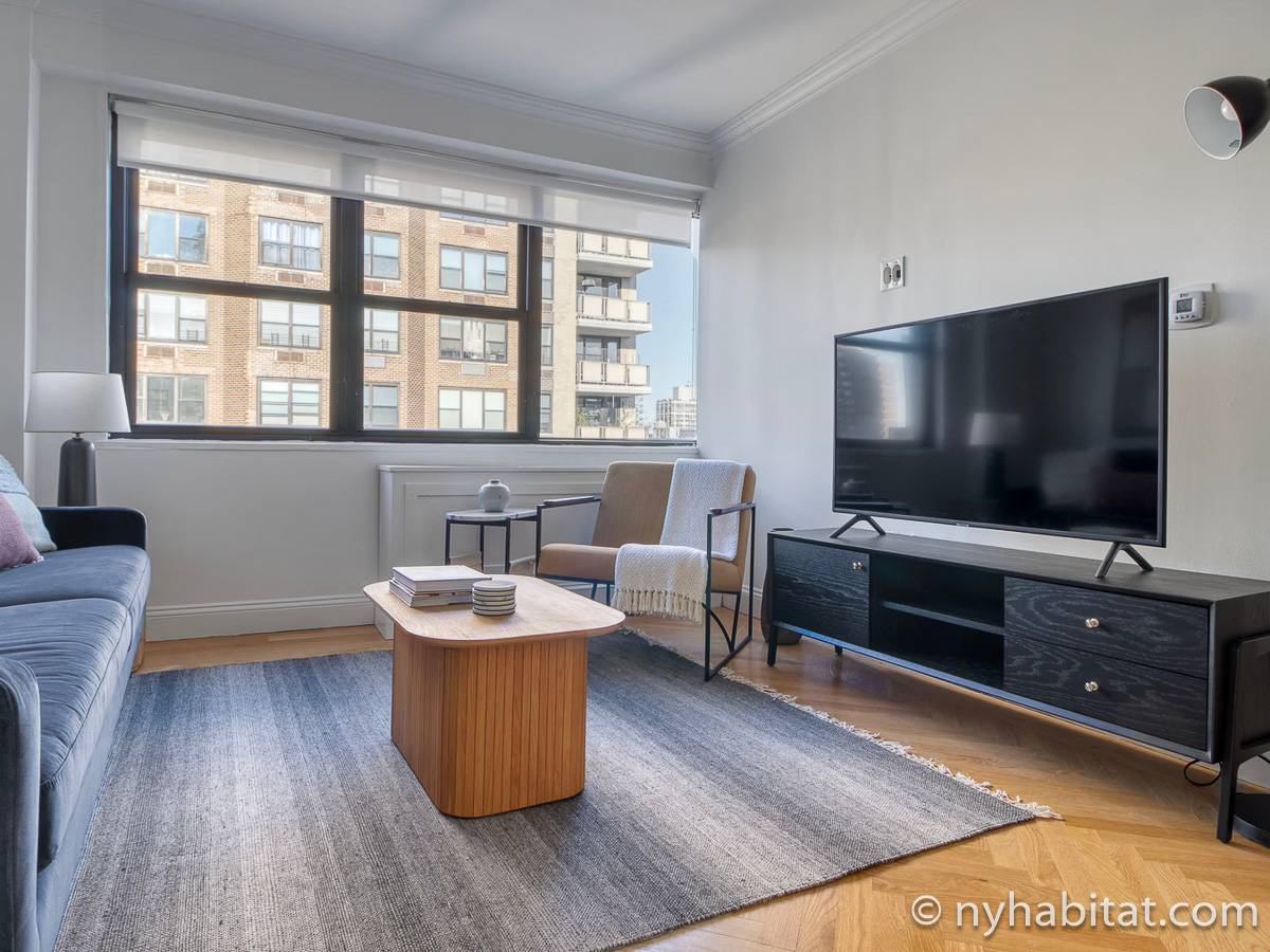 Living room - Photo 2 of 7