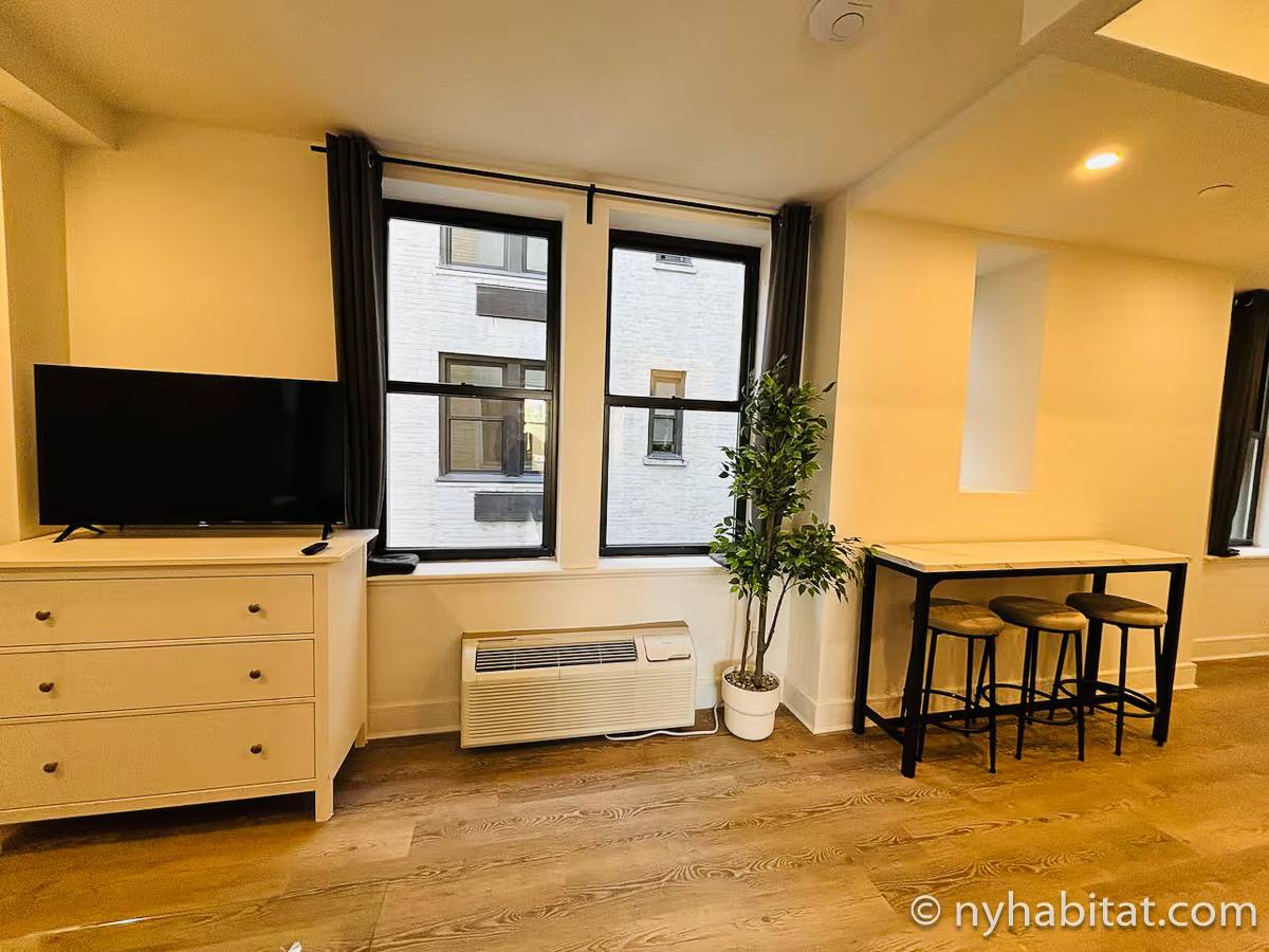 Living room - Photo 3 of 3