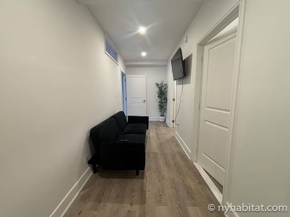 Living room - Photo 3 of 3