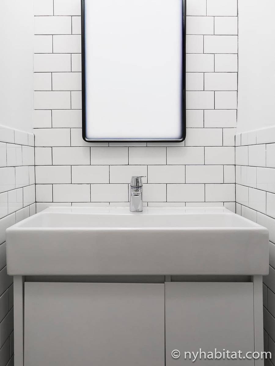 Bathroom 2 - Photo 3 of 3