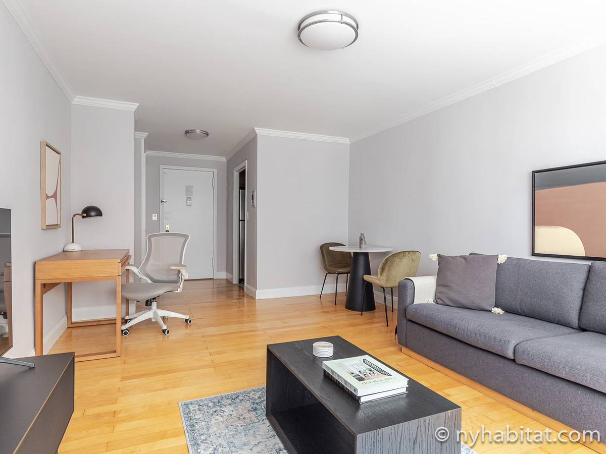 Living room - Photo 3 of 6