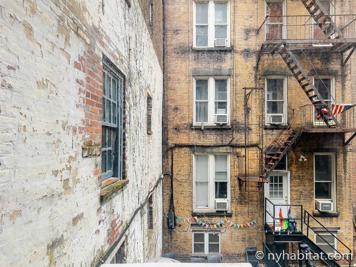 Living room - Photo 5 of 5