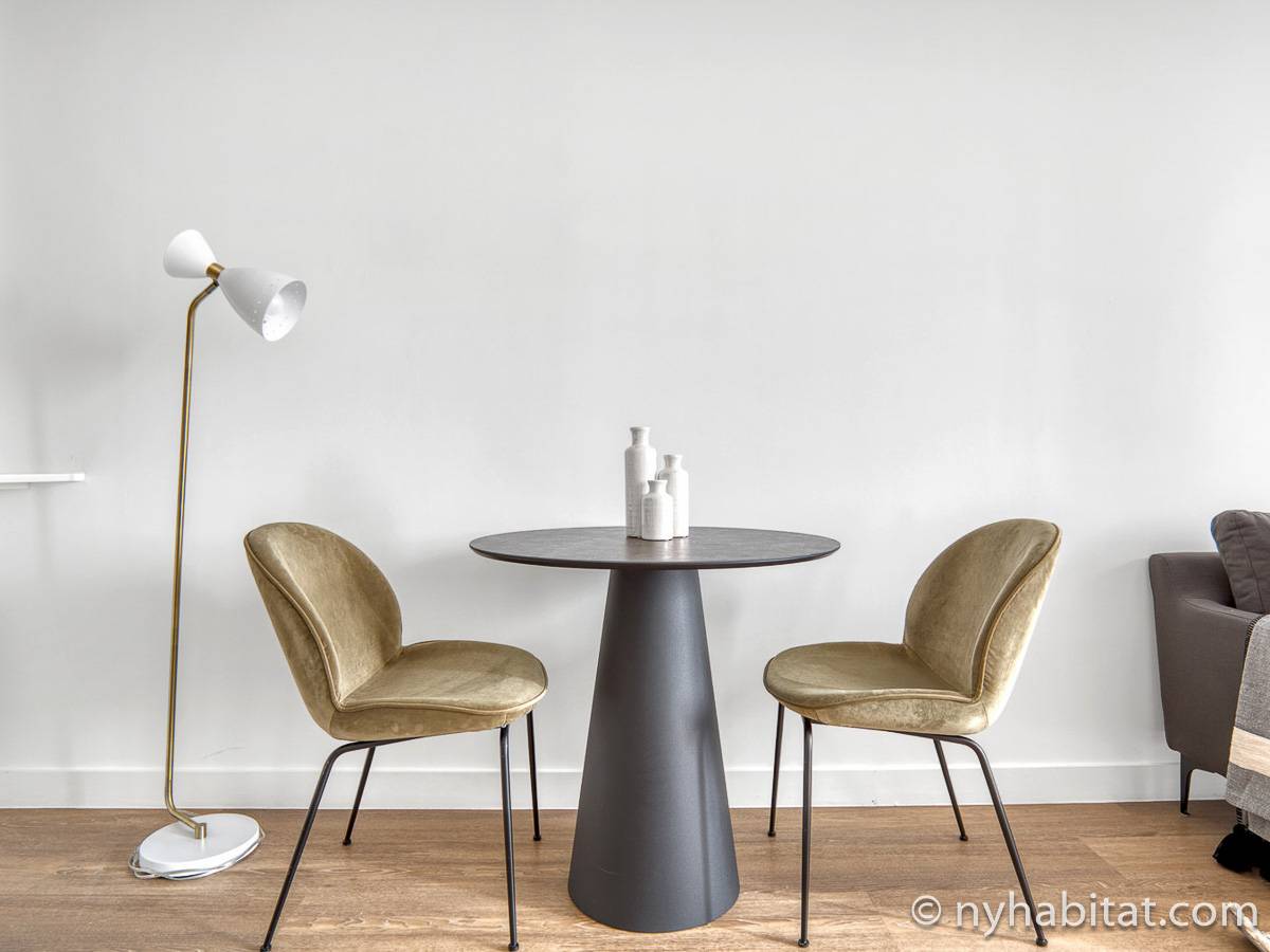 Living room - Photo 5 of 5