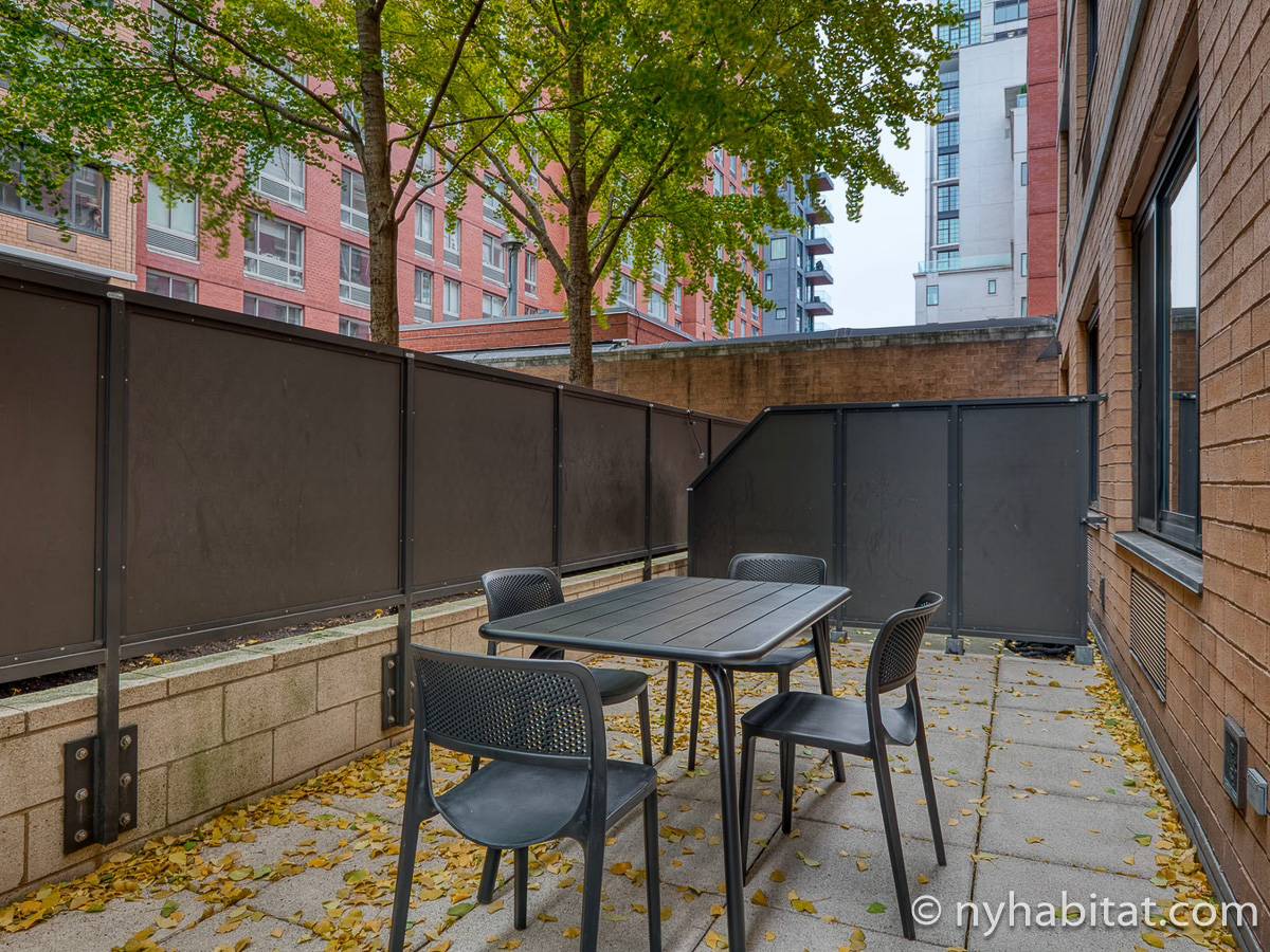 Living room - Photo 4 of 4