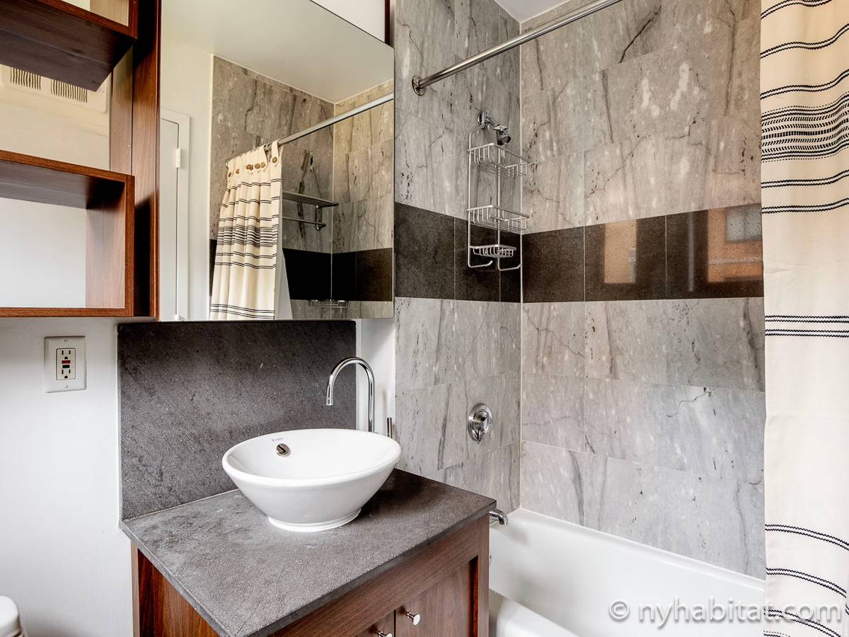 Bathroom 2 - Photo 2 of 2 Bathroom 2 - Photo 2 of 2