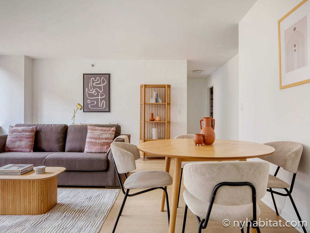 Living room - Photo 3 of 5 Living room - Photo 3 of 5