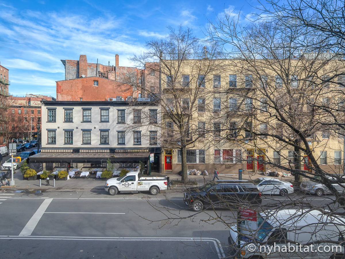 Living room - Photo 5 of 6 Living room - Photo 5 of 6