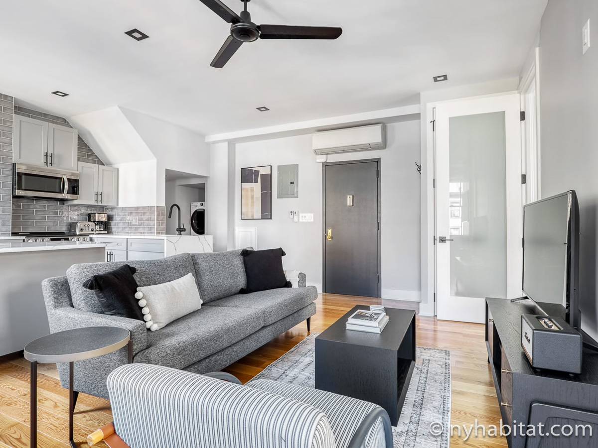 Living room - Photo 3 of 6 Living room - Photo 3 of 6