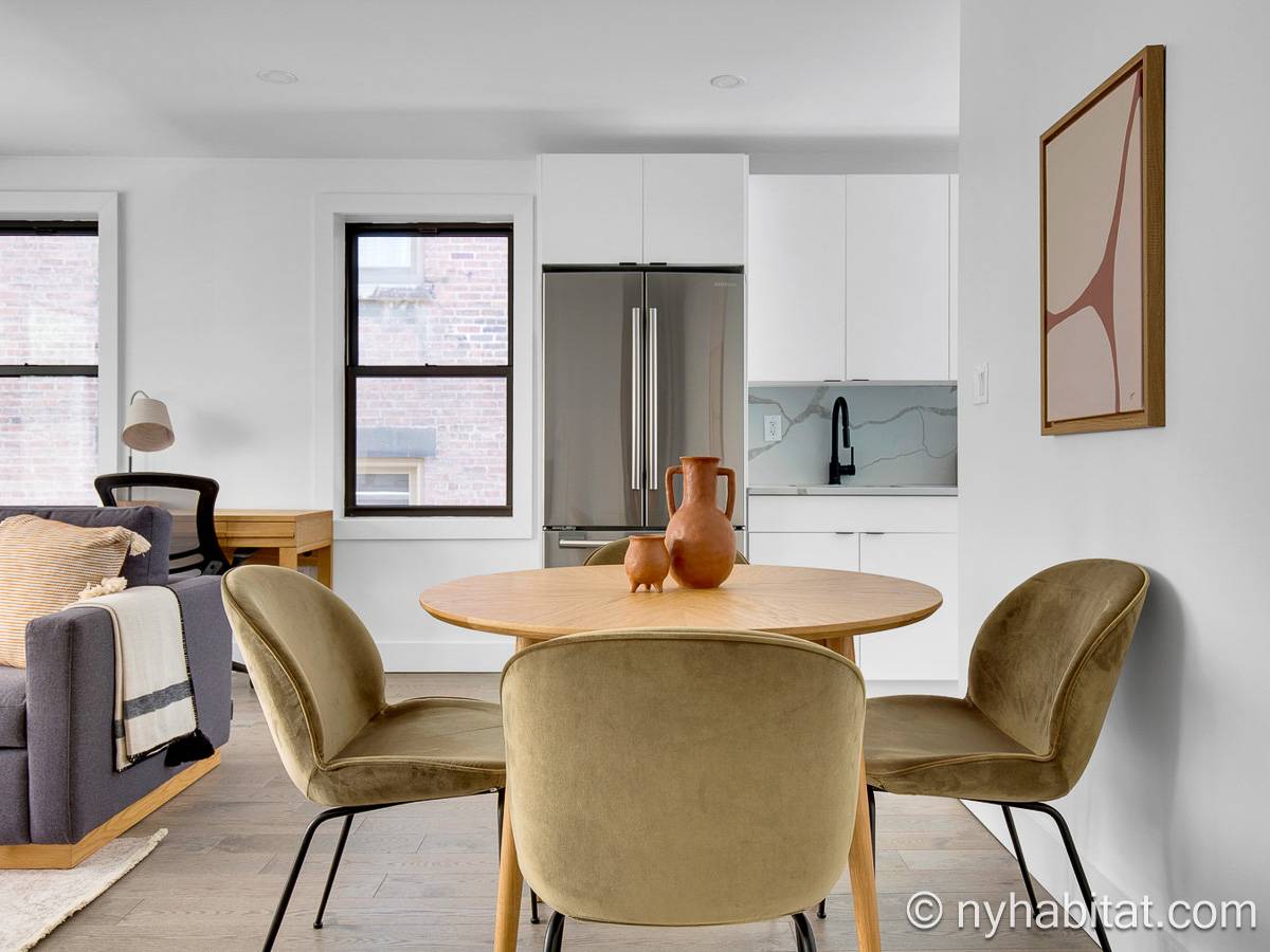 Living room - Photo 4 of 6 Living room - Photo 4 of 6