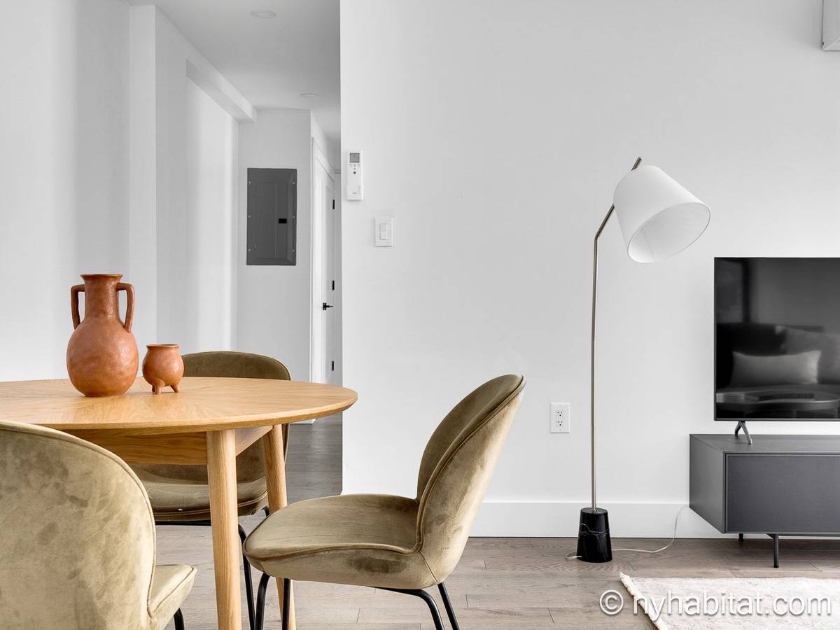 Living room - Photo 5 of 6 Living room - Photo 5 of 6