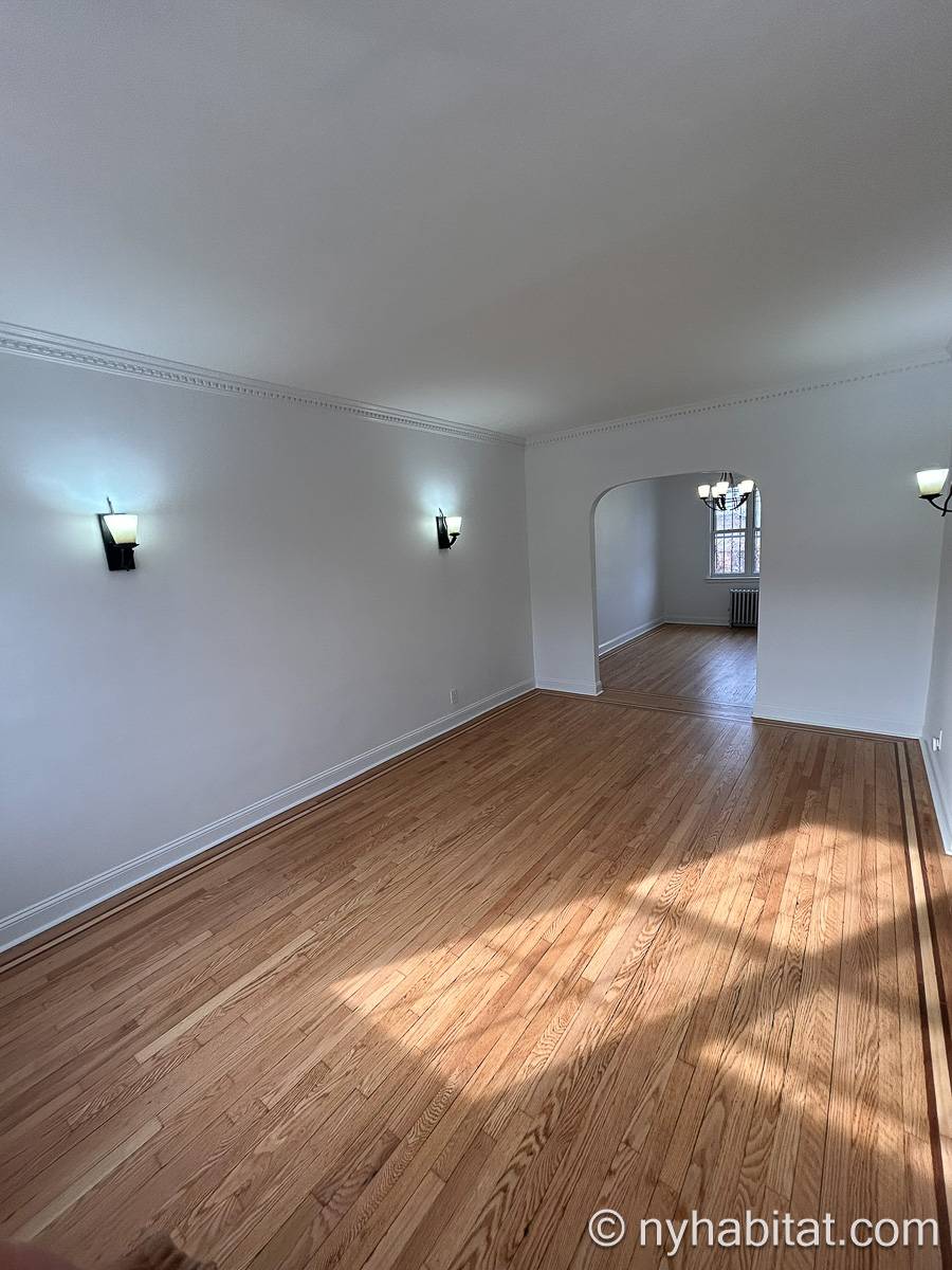 Living room - Photo 3 of 3