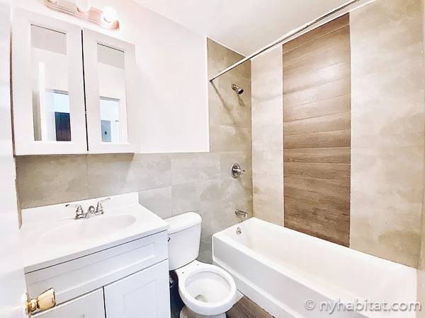 Badezimmer 1 - Photo 1 von 1