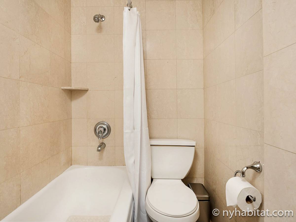 Badezimmer - Photo 2 von 2