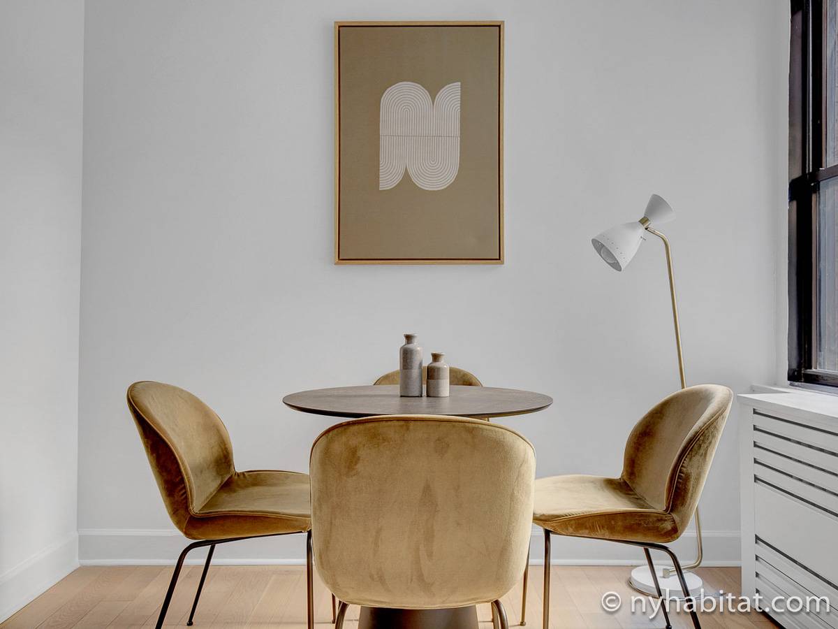 Living room - Photo 5 of 5