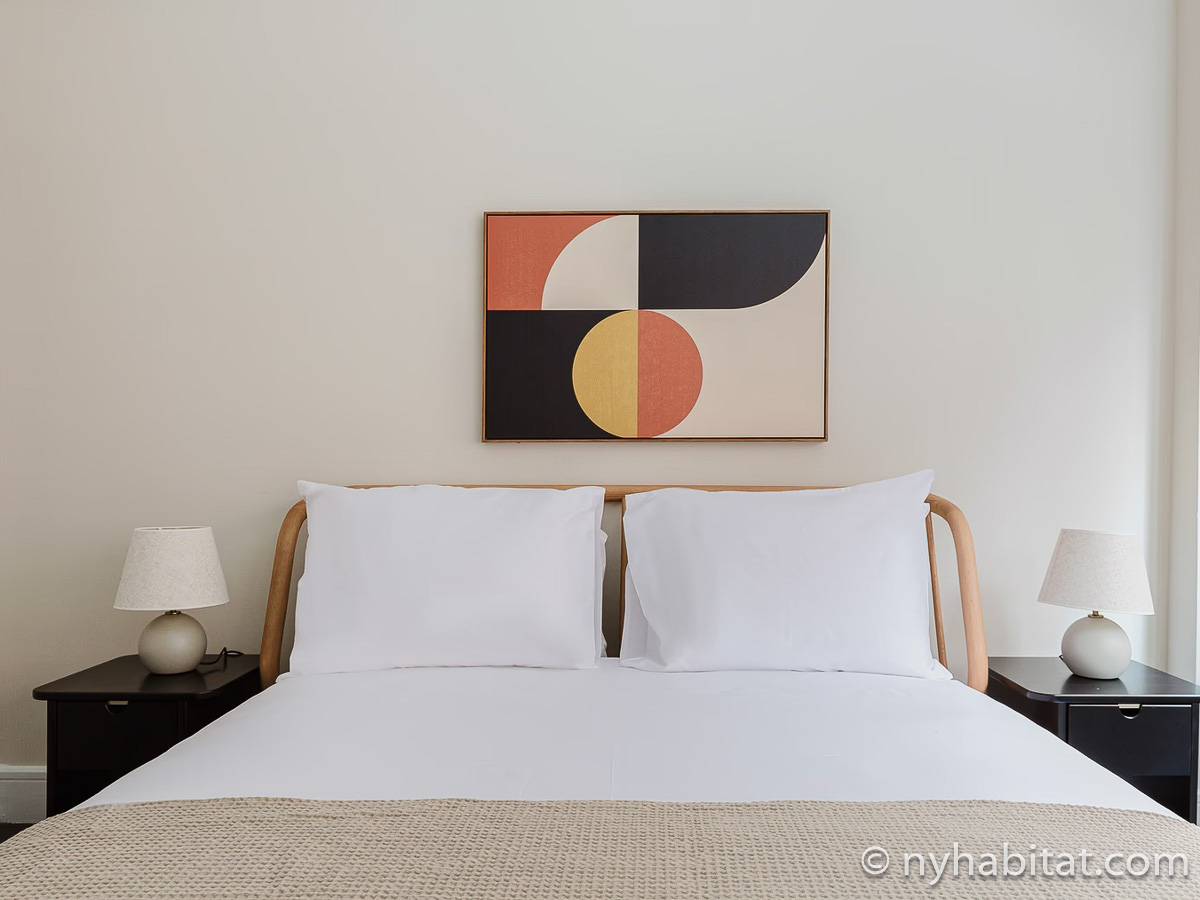 Living room - Photo 4 of 7