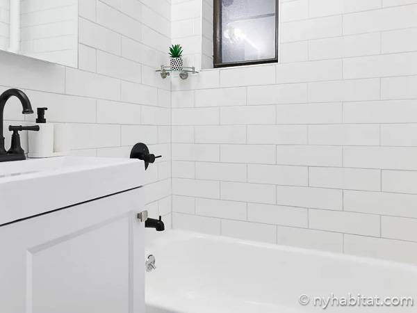 Badezimmer - Photo 2 von 2