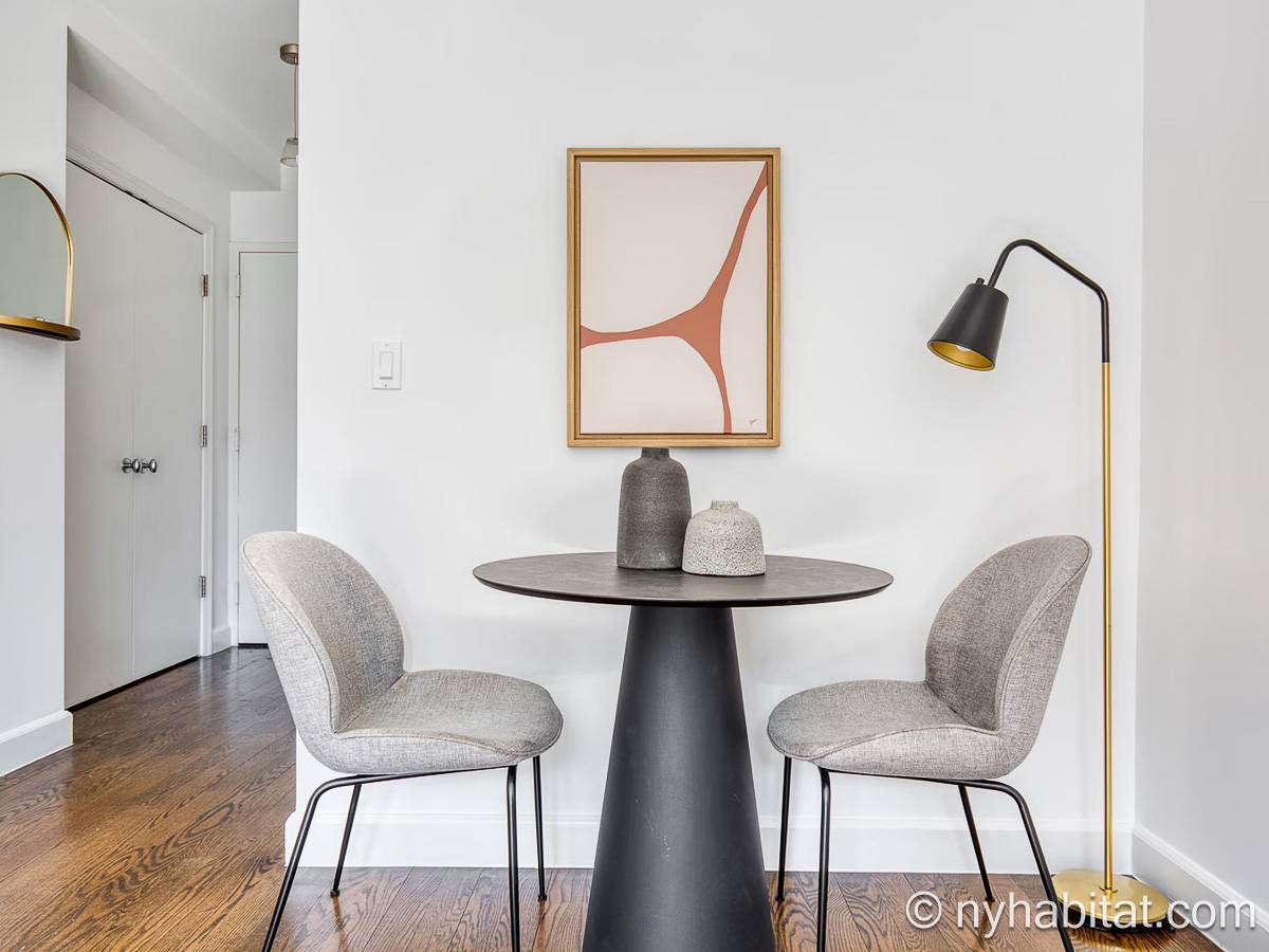 Living room - Photo 5 of 5