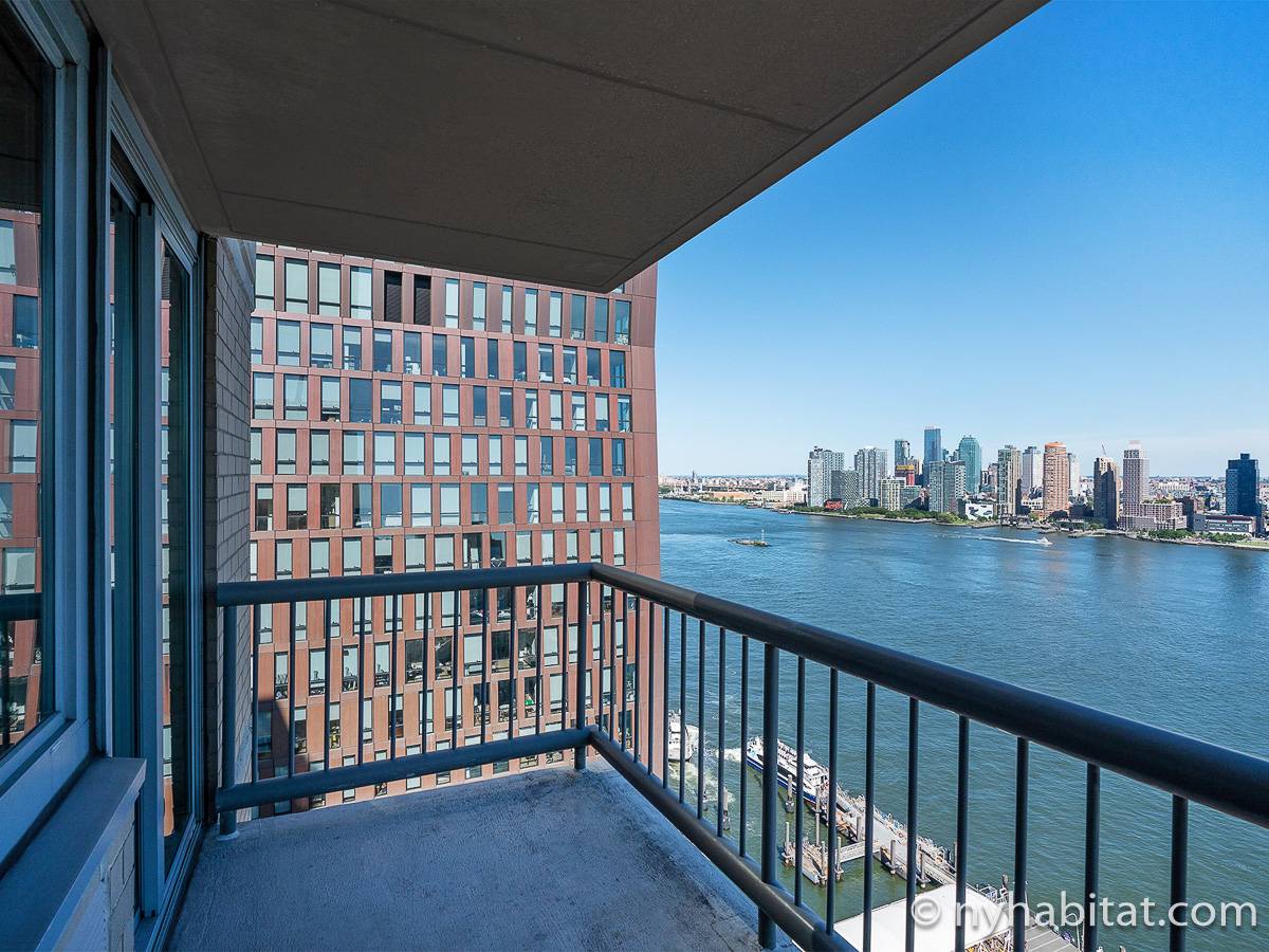 Camera 2 - Photo 4 di 5