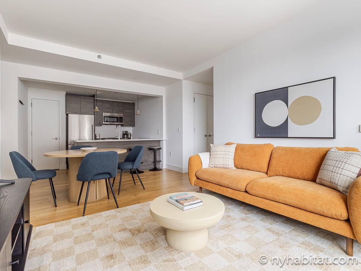 Living room - Photo 4 of 5