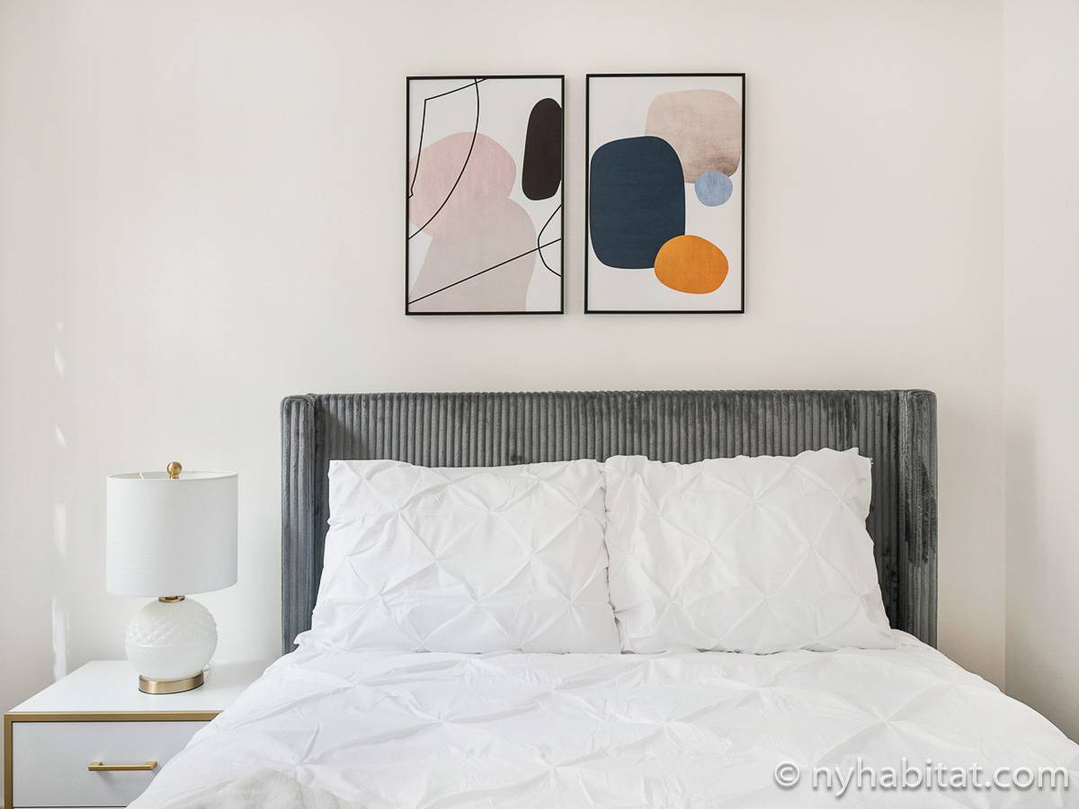 Bedroom - Photo 2 of 4