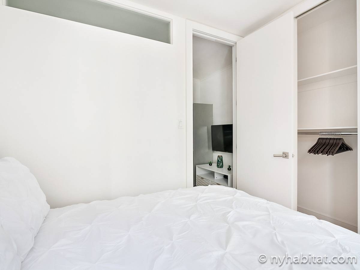 Bedroom - Photo 3 of 4